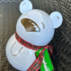 Lush bath luxuries - ButterBear 
Lush bath bombs, soap and fun in white tin Bear